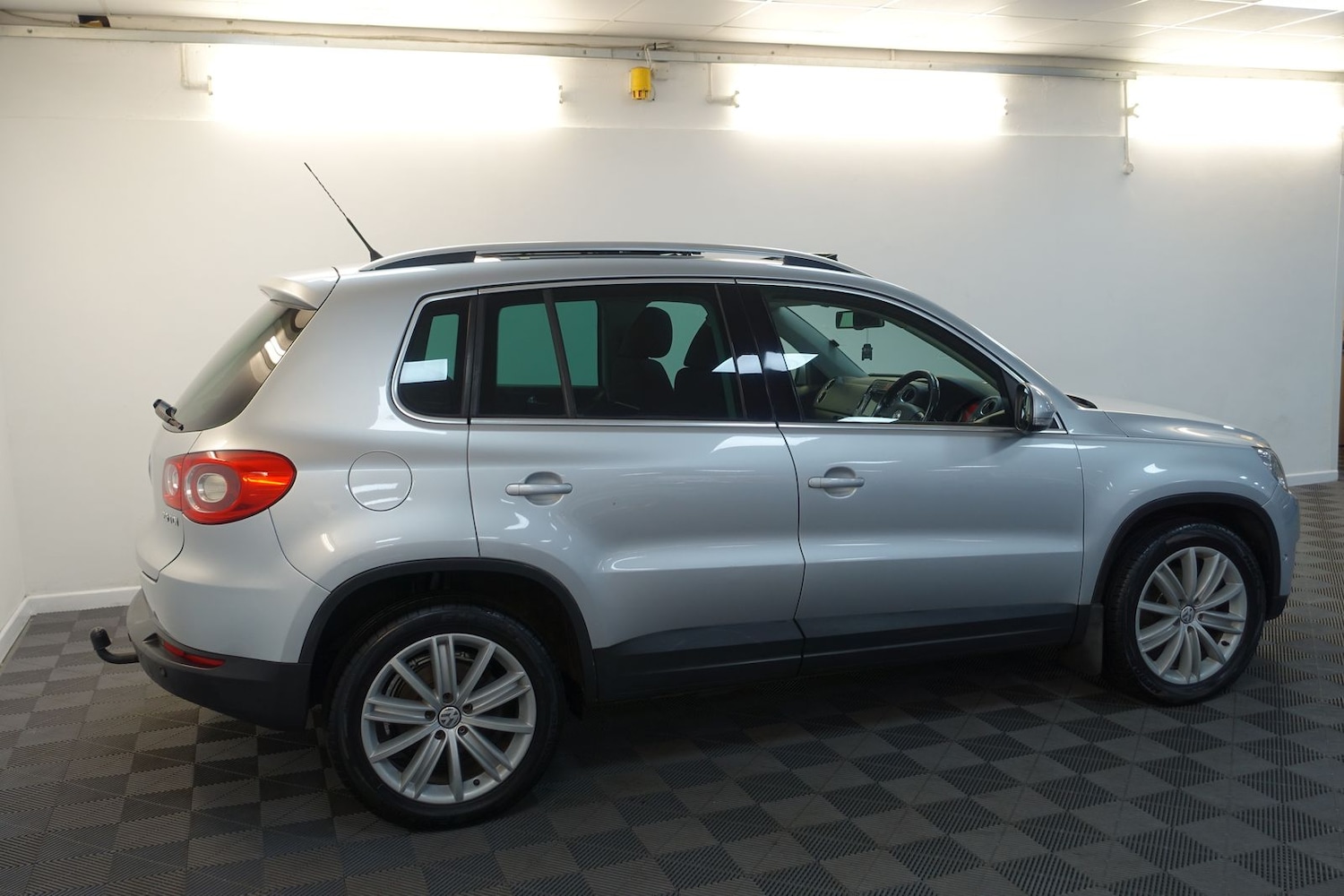 Used Volkswagen Tiguan 2008 for sale - 76731677: Photo 63
