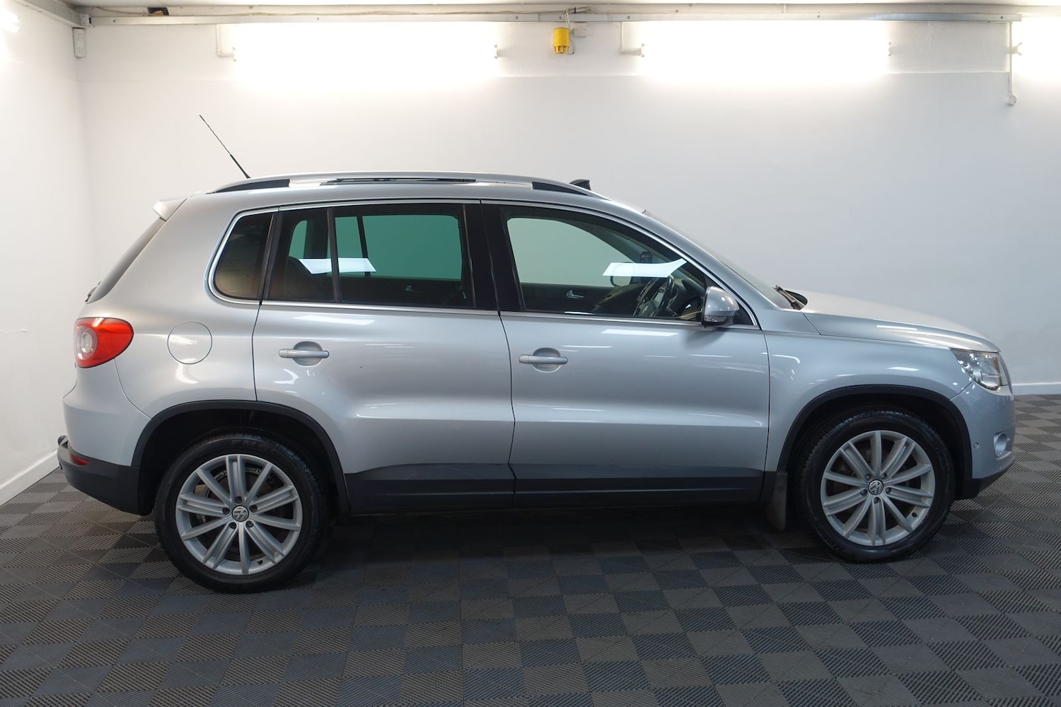 Used Volkswagen Tiguan 2008 for sale - 76731677: Photo 64