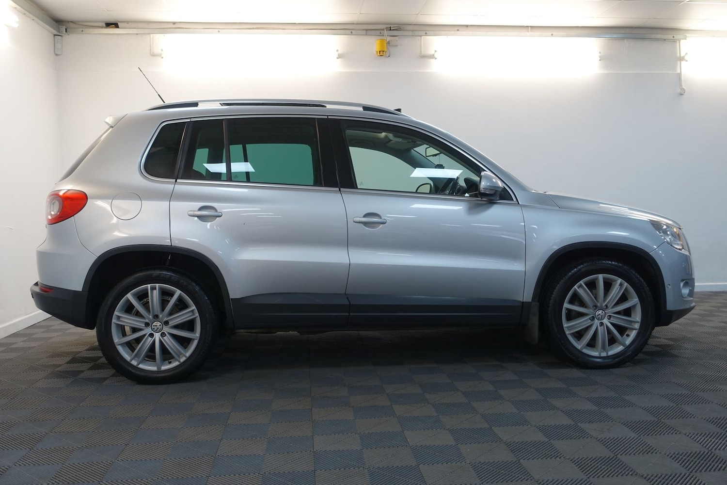Used Volkswagen Tiguan 2008 for sale - 76731677: Photo 65