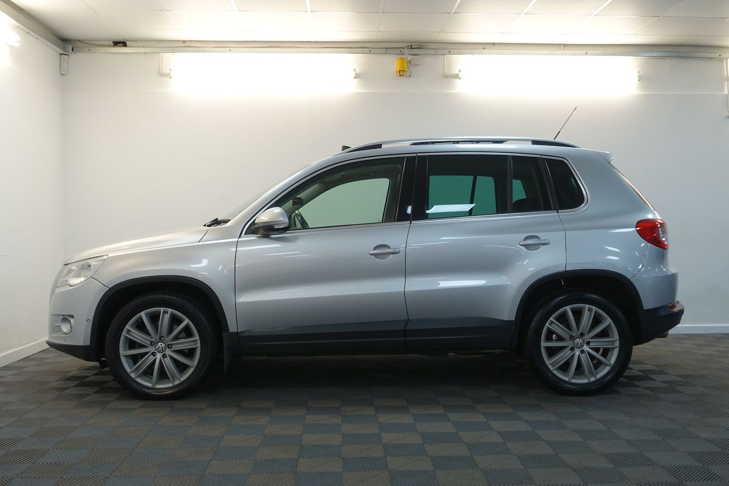 Used Volkswagen Tiguan 2008 for sale - 76731677: Photo 9