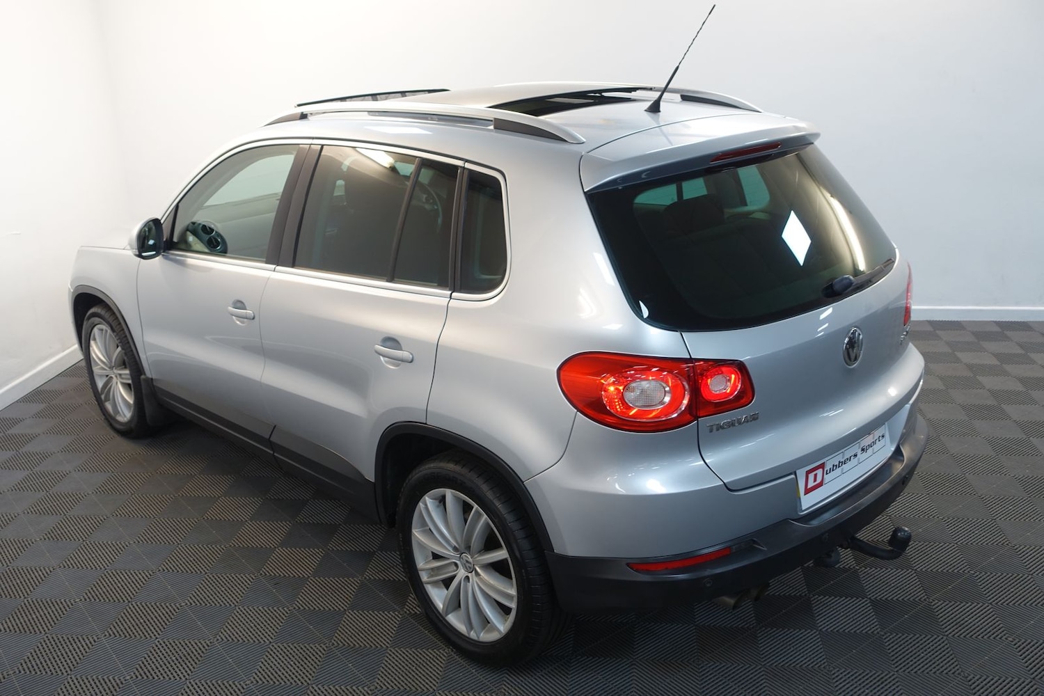 Used Volkswagen Tiguan 2008 for sale - 76731677: Photo 96