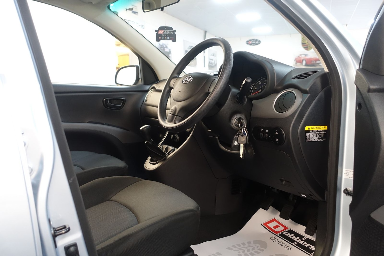 Used Hyundai i10 2012 for sale - 76338684: Photo 16