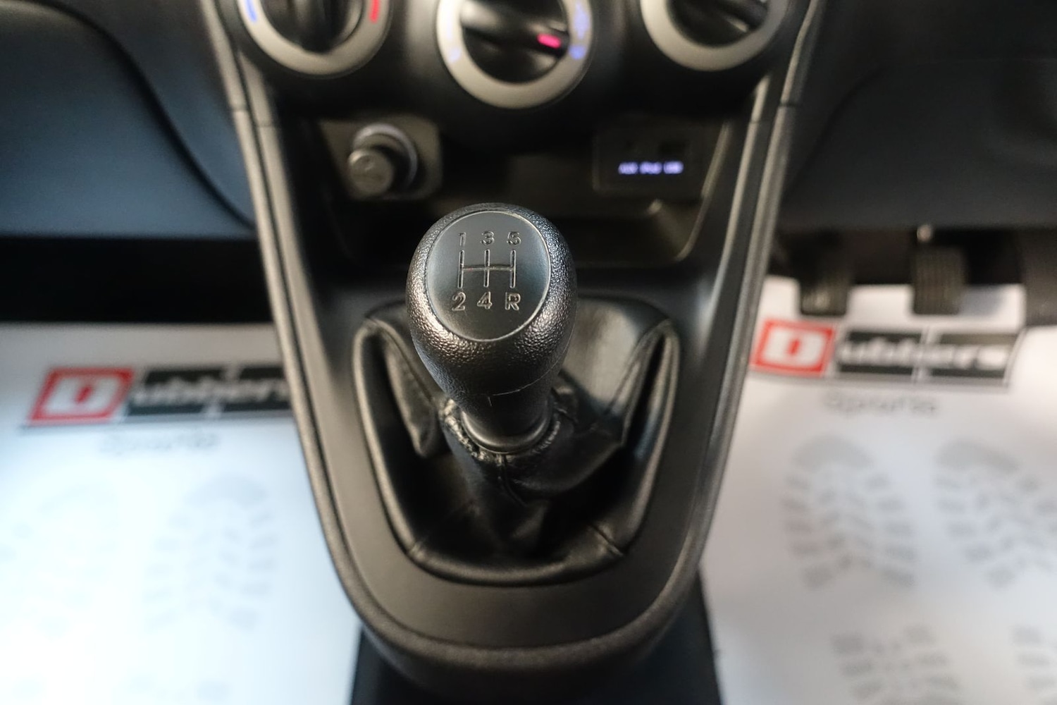 Used Hyundai i10 2012 for sale - 76338684: Photo 23