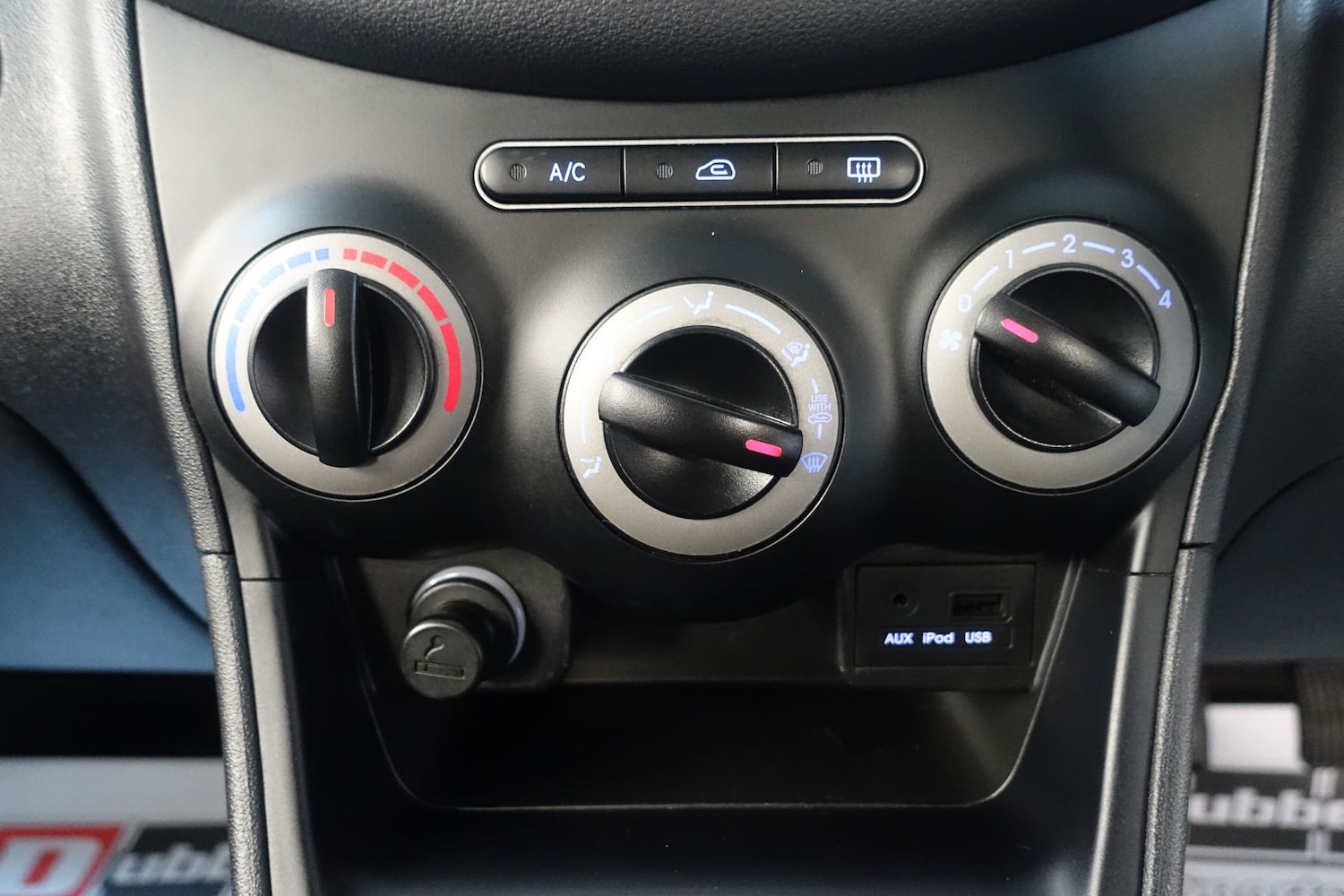 Used Hyundai i10 2012 for sale - 76338684: Photo 25
