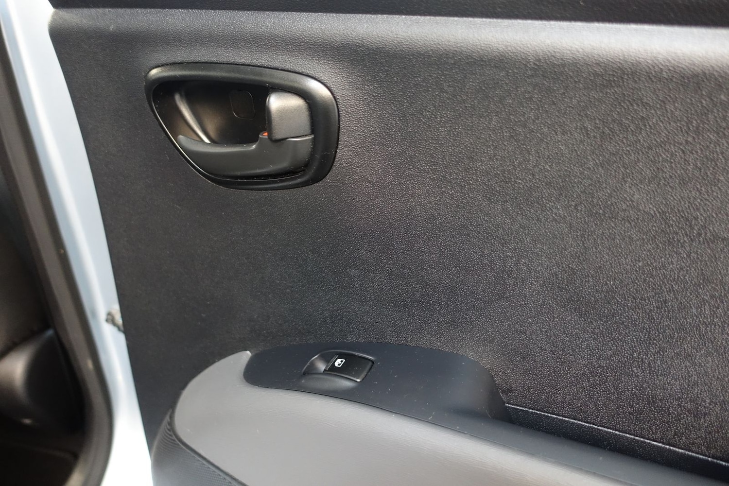 Used Hyundai i10 2012 for sale - 76338684: Photo 28