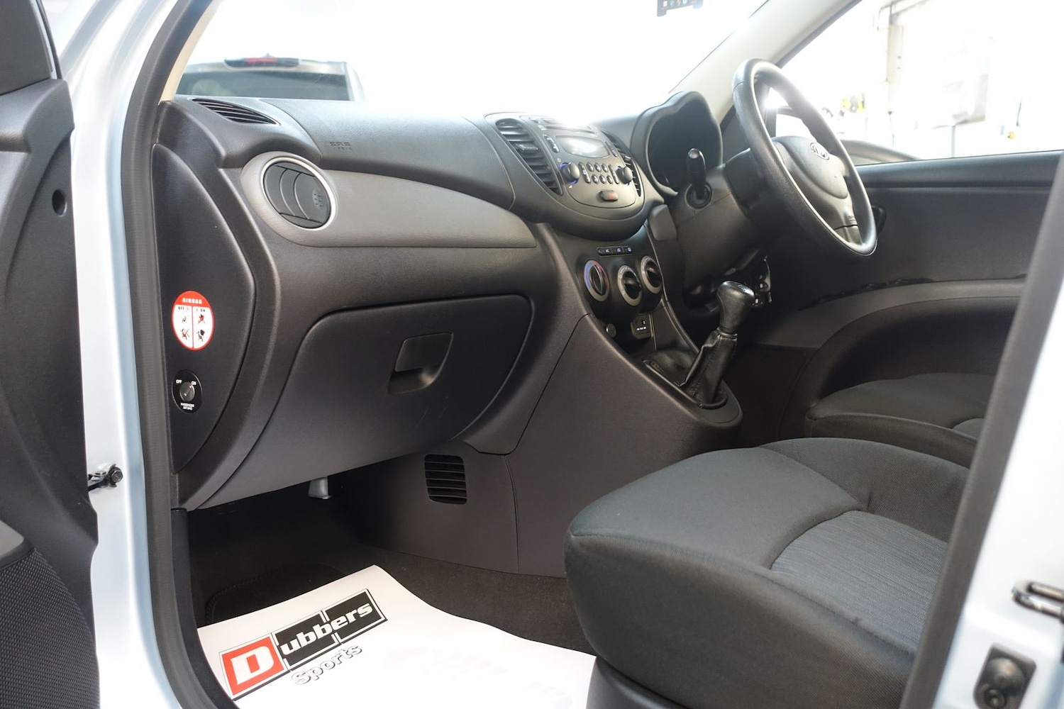Used Hyundai i10 2012 for sale - 76338684: Photo 40