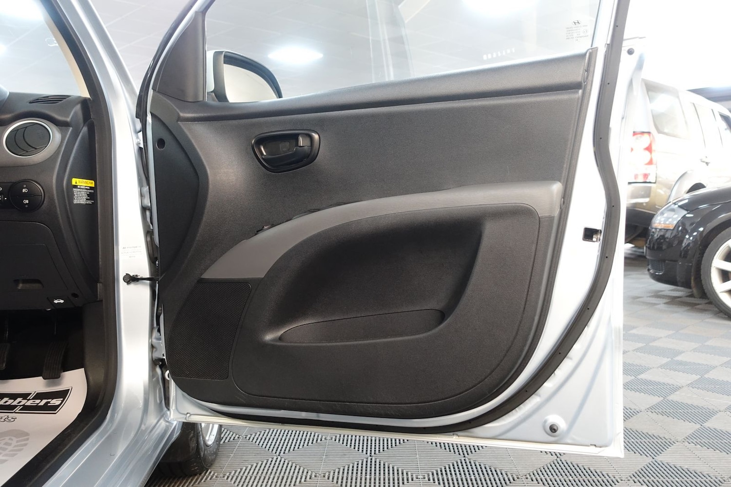 Used Hyundai i10 2012 for sale - 76338684: Photo 44