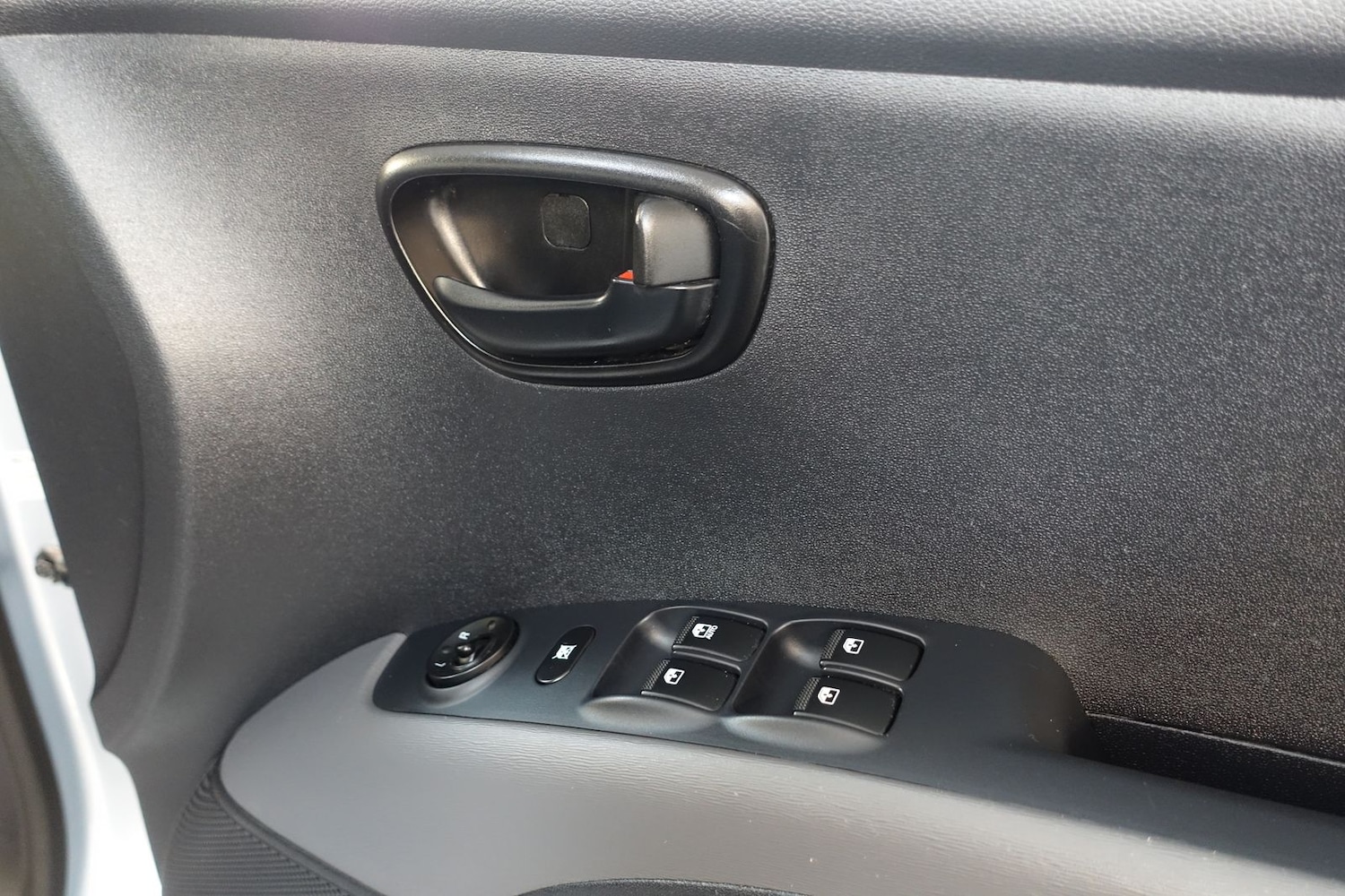 Used Hyundai i10 2012 for sale - 76338684: Photo 45