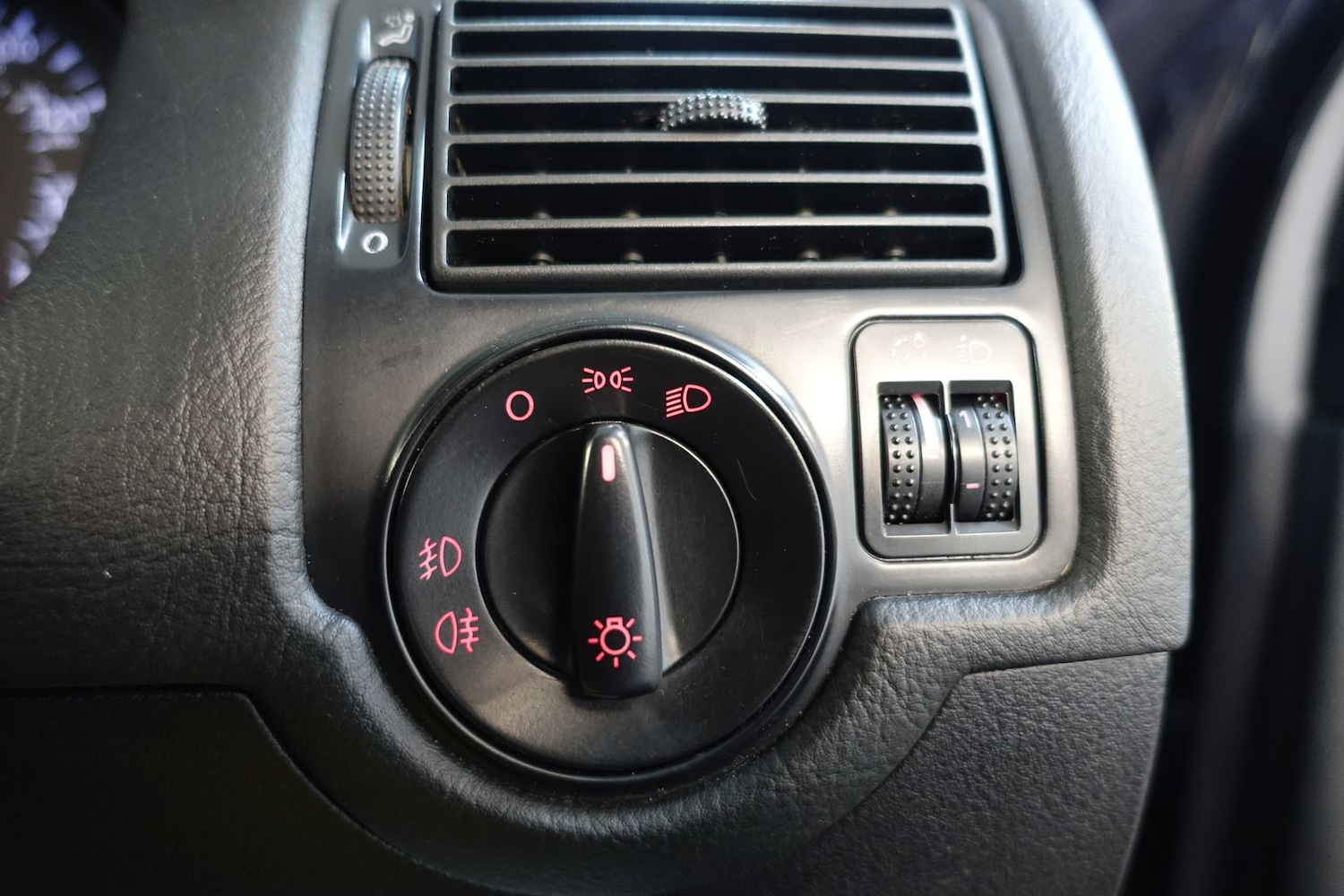 Used Volkswagen Golf 2003 for sale - 76614280: Photo 24