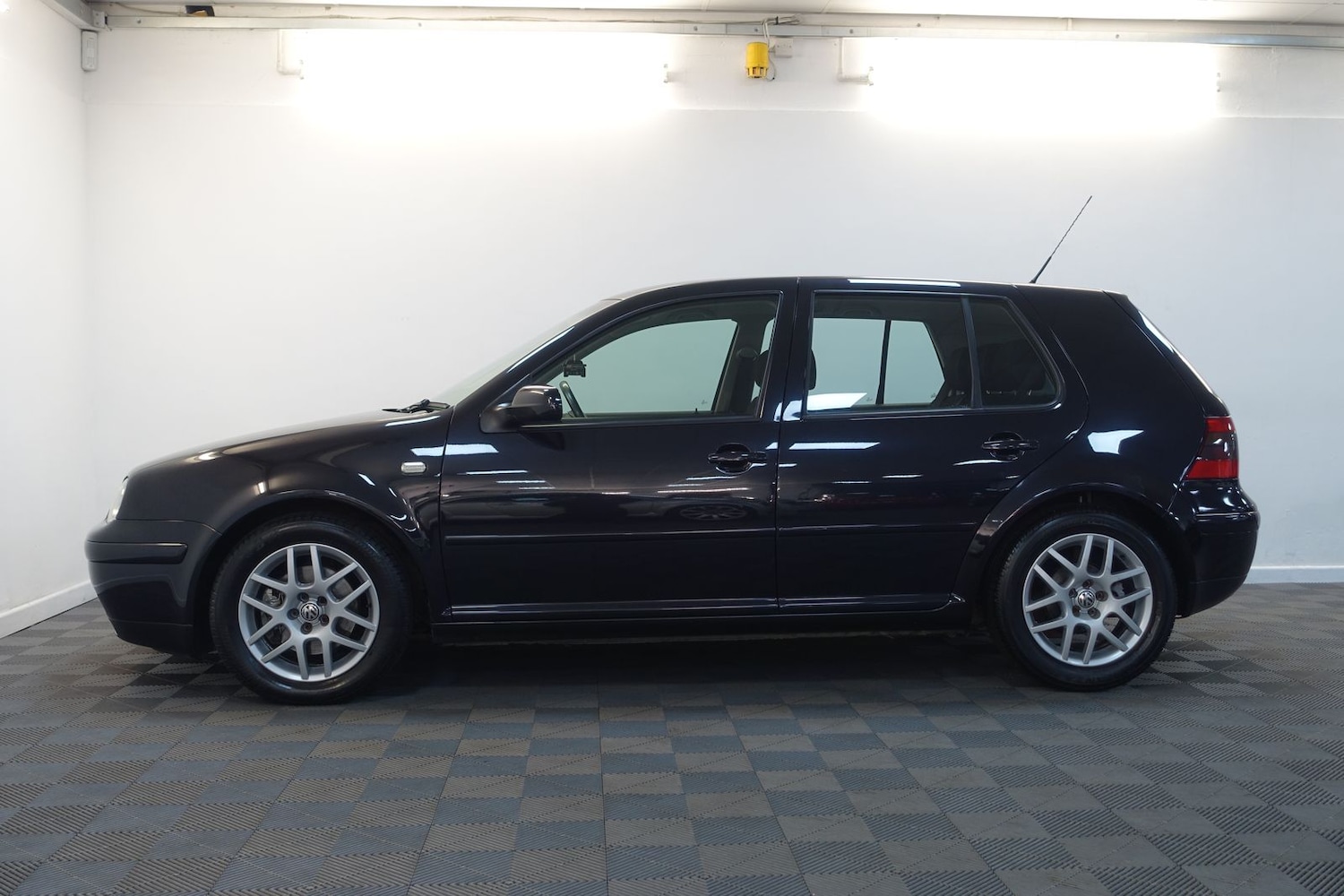 Used Volkswagen Golf 2003 for sale - 76614280: Photo 4