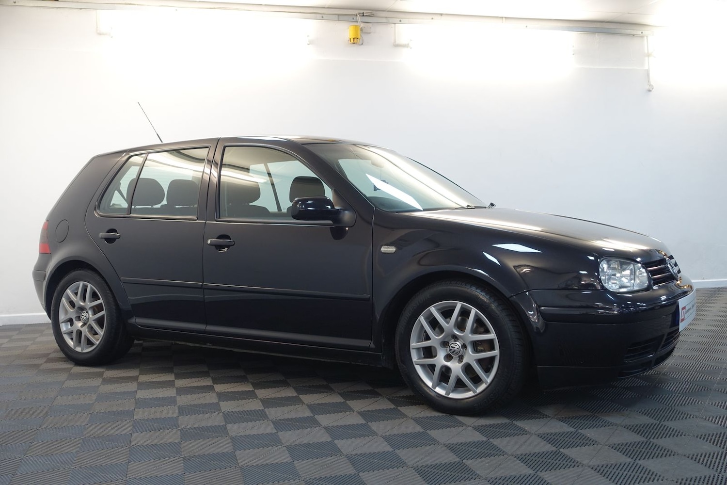 Used Volkswagen Golf 2003 for sale - 76614280: Photo 75