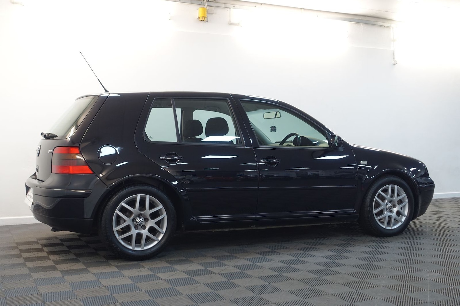 Used Volkswagen Golf 2003 for sale - 76614280: Photo 81