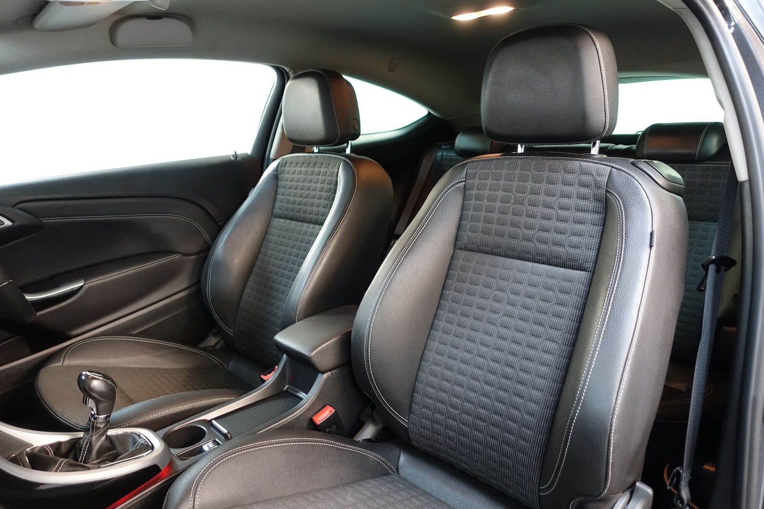 Used Vauxhall Astra GTC 2012 for sale - 76389992: Photo 17