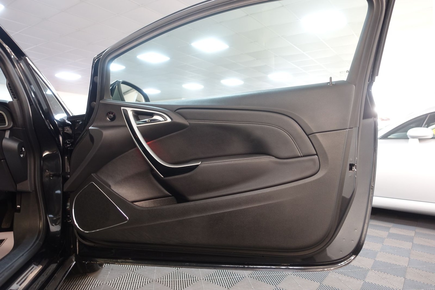 Used Vauxhall Astra GTC 2012 for sale - 76389992: Photo 37