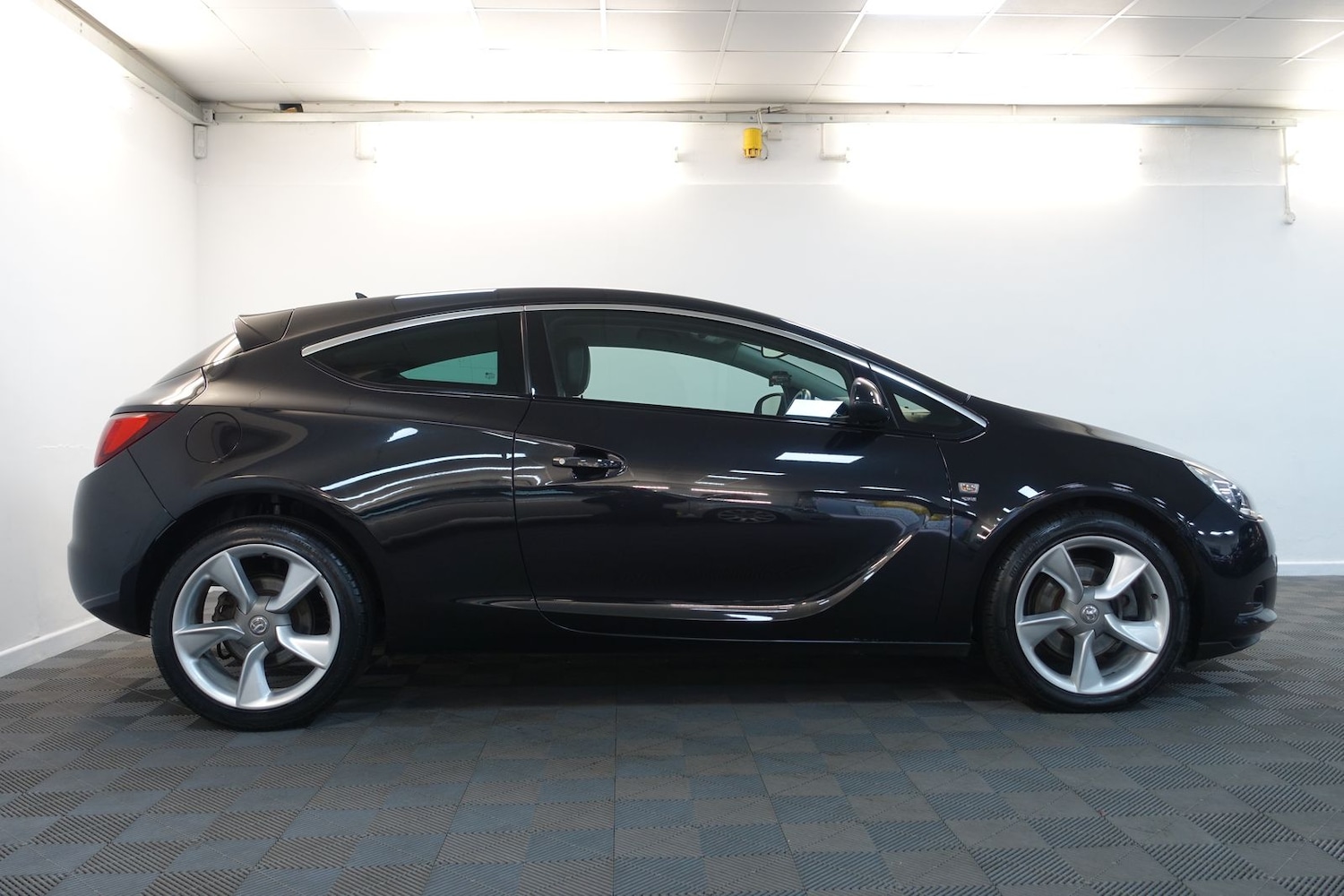 Used Vauxhall Astra GTC 2012 for sale - 76389992: Photo 4