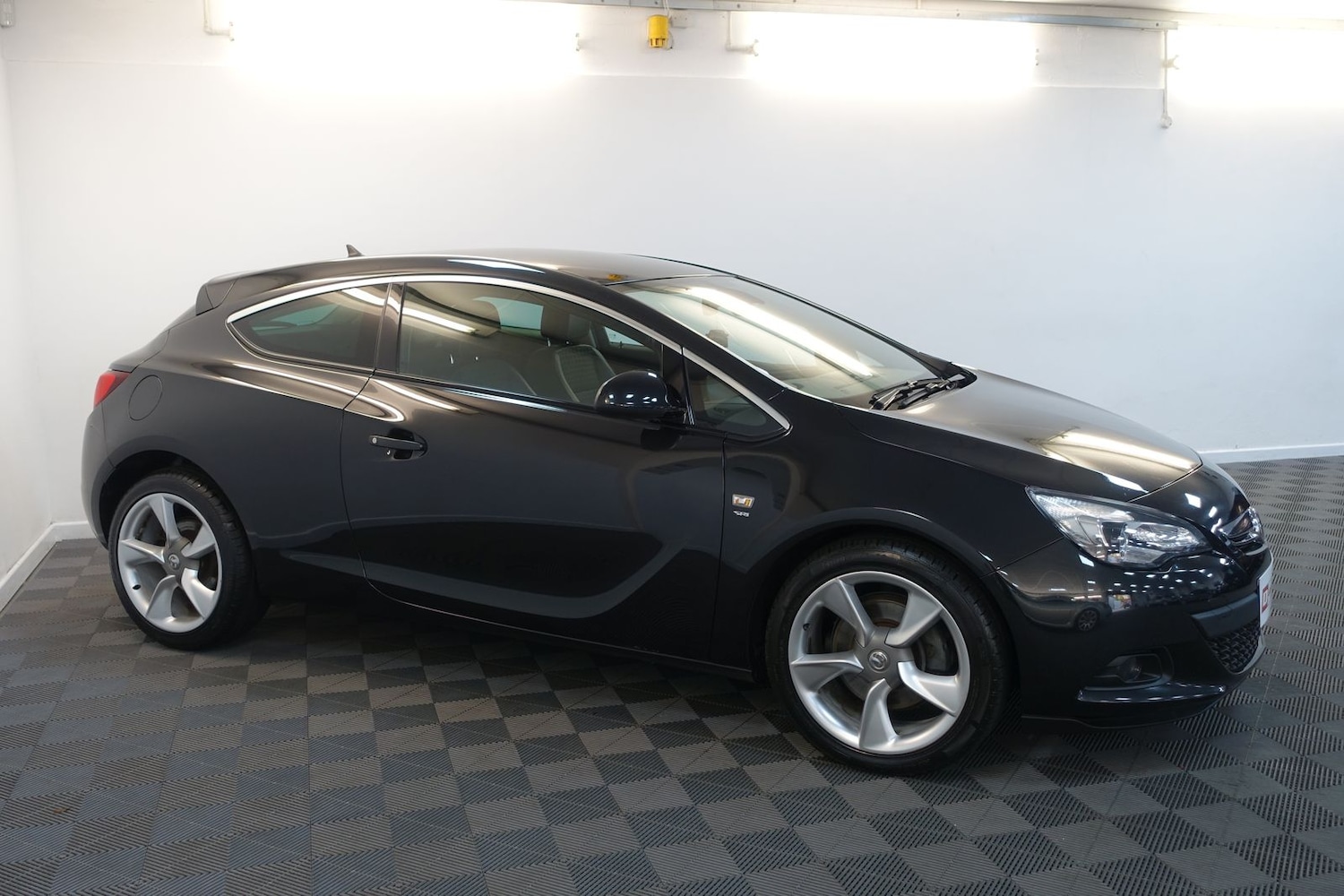 Used Vauxhall Astra GTC 2012 for sale - 76389992: Photo 78