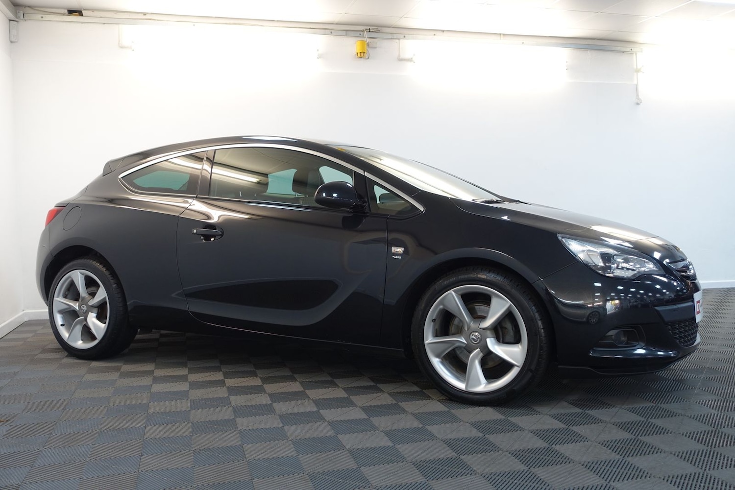 Used Vauxhall Astra GTC 2012 for sale - 76389992: Photo 79