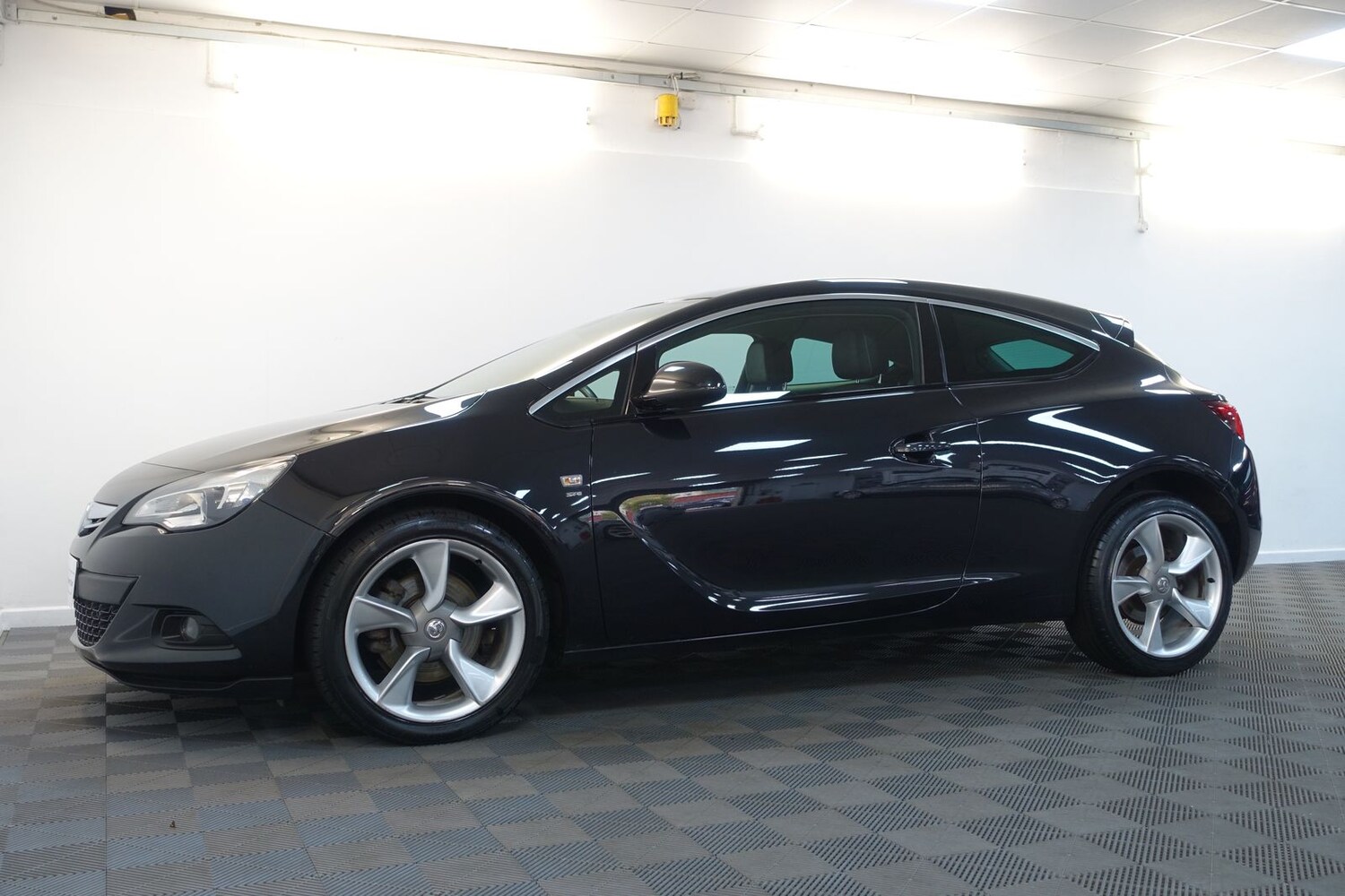 Used Vauxhall Astra GTC 2012 for sale - 76389992: Photo 8