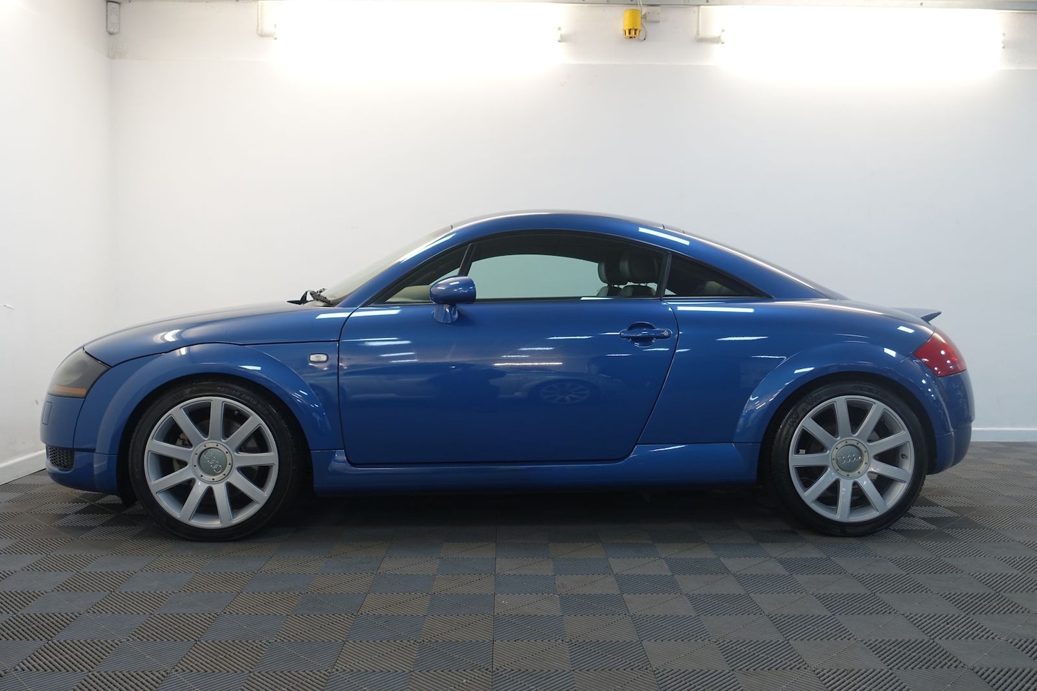 Used Audi TT 2001 for sale - 77634722: Photo 4