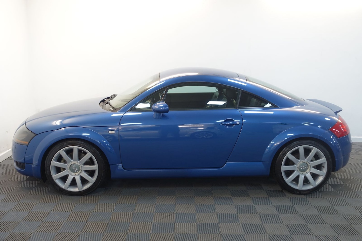 Used Audi TT 2001 for sale - 77634722: Photo 49