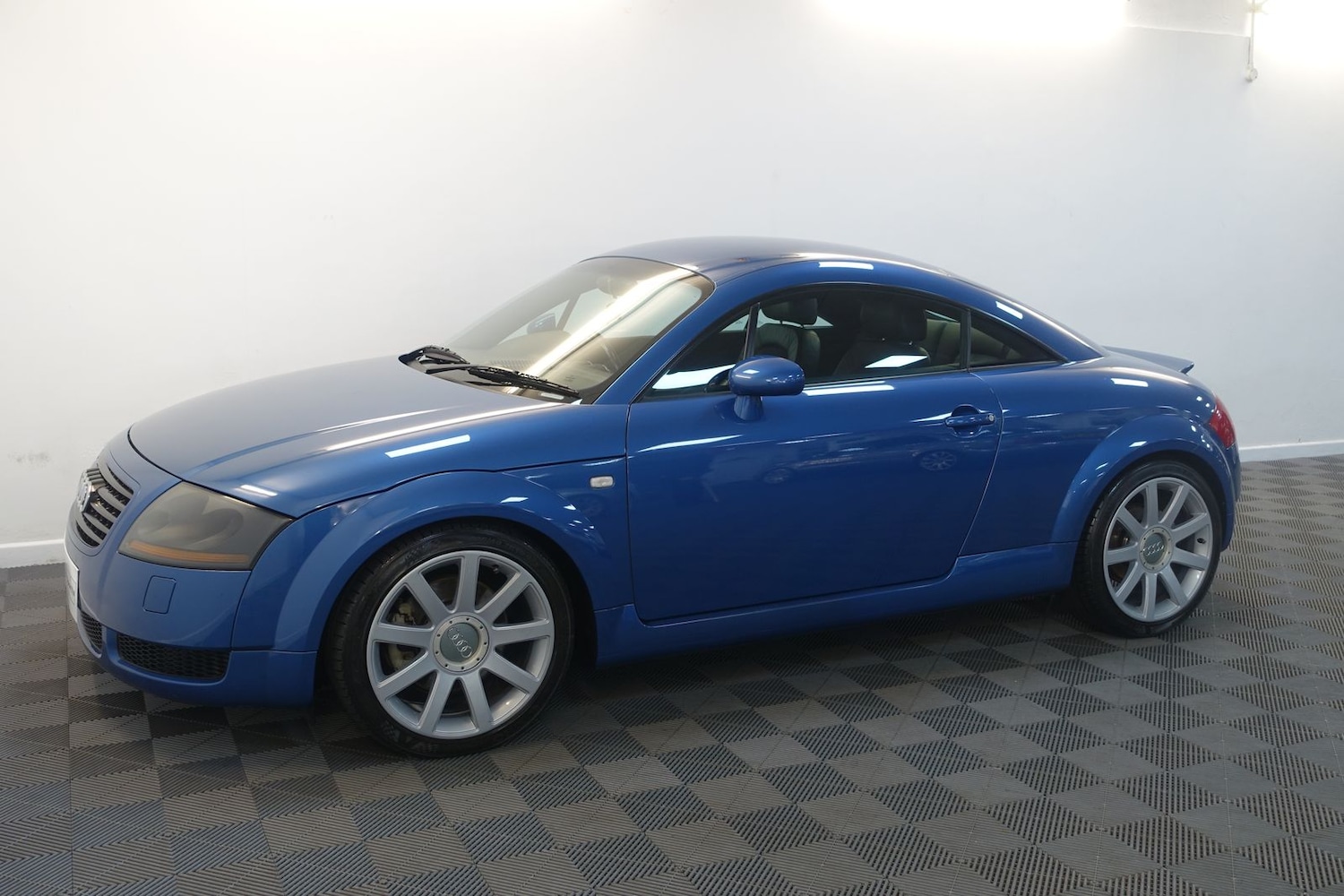 Used Audi TT 2001 for sale - 77634722: Photo 87