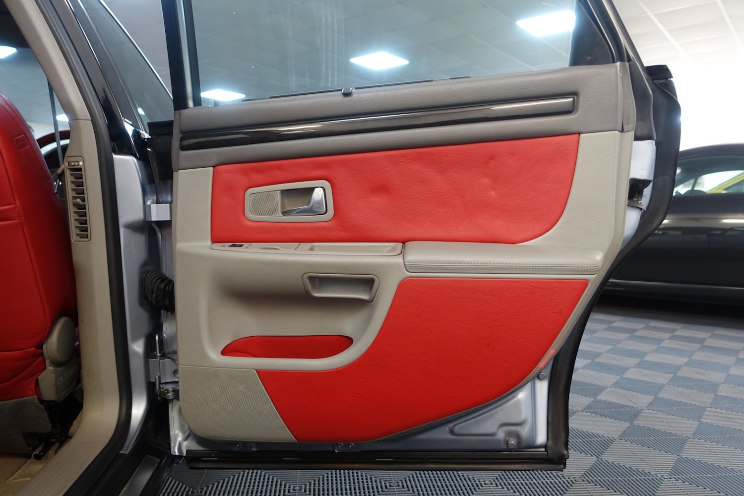 Used Audi S8 2003 for sale - 77102686: Photo 18