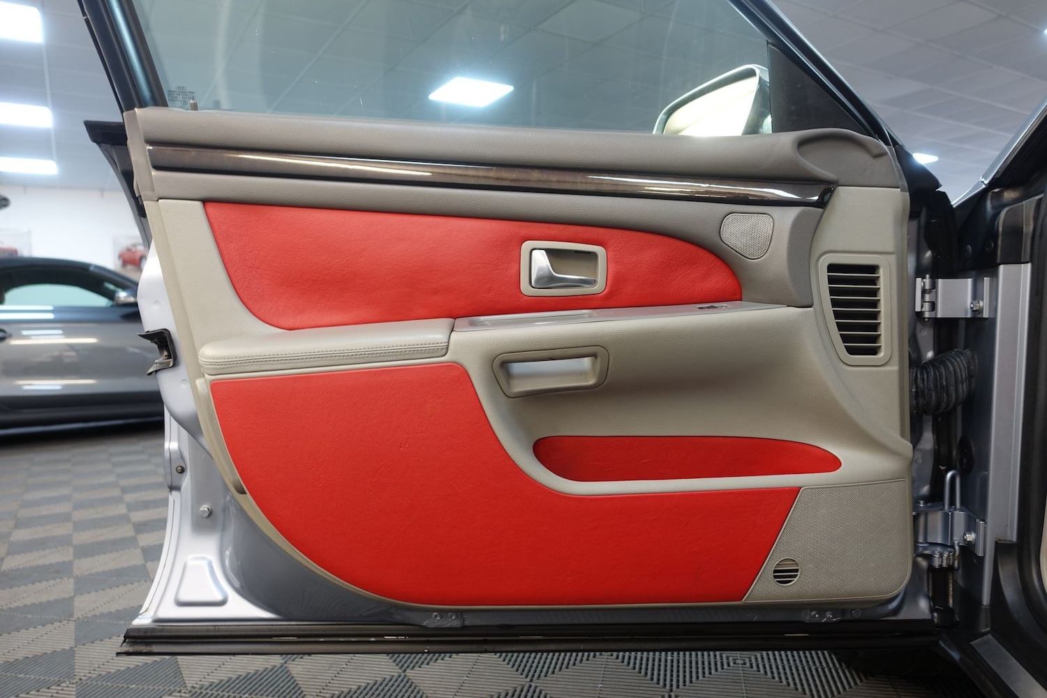 Used Audi S8 2003 for sale - 77102686: Photo 33