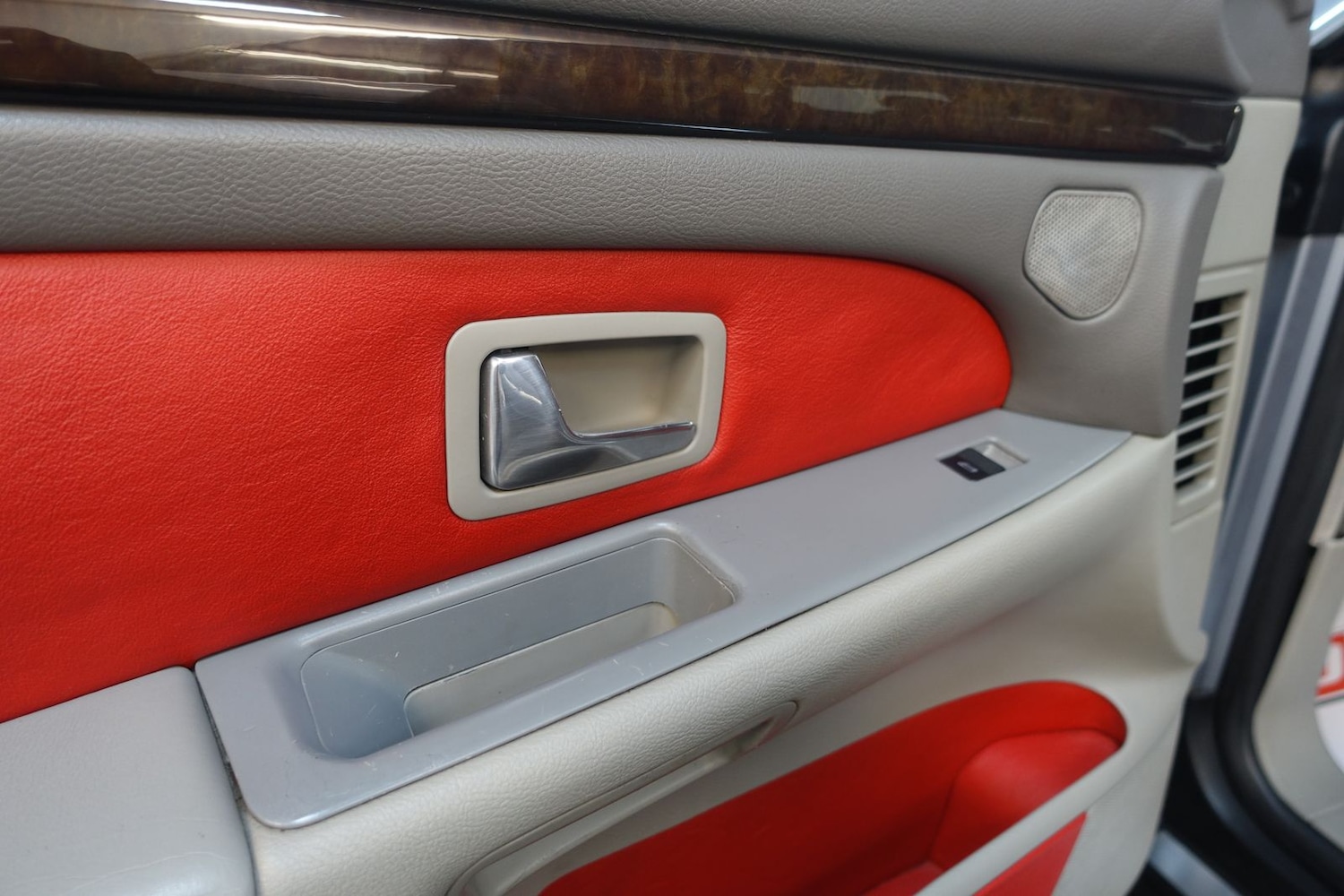 Used Audi S8 2003 for sale - 77102686: Photo 34