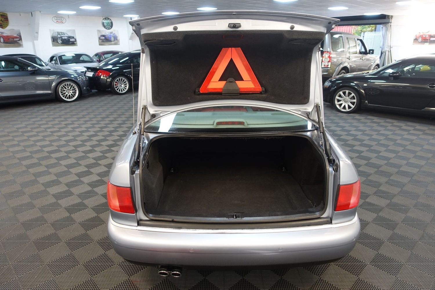 Used Audi S8 2003 for sale - 77102686: Photo 52