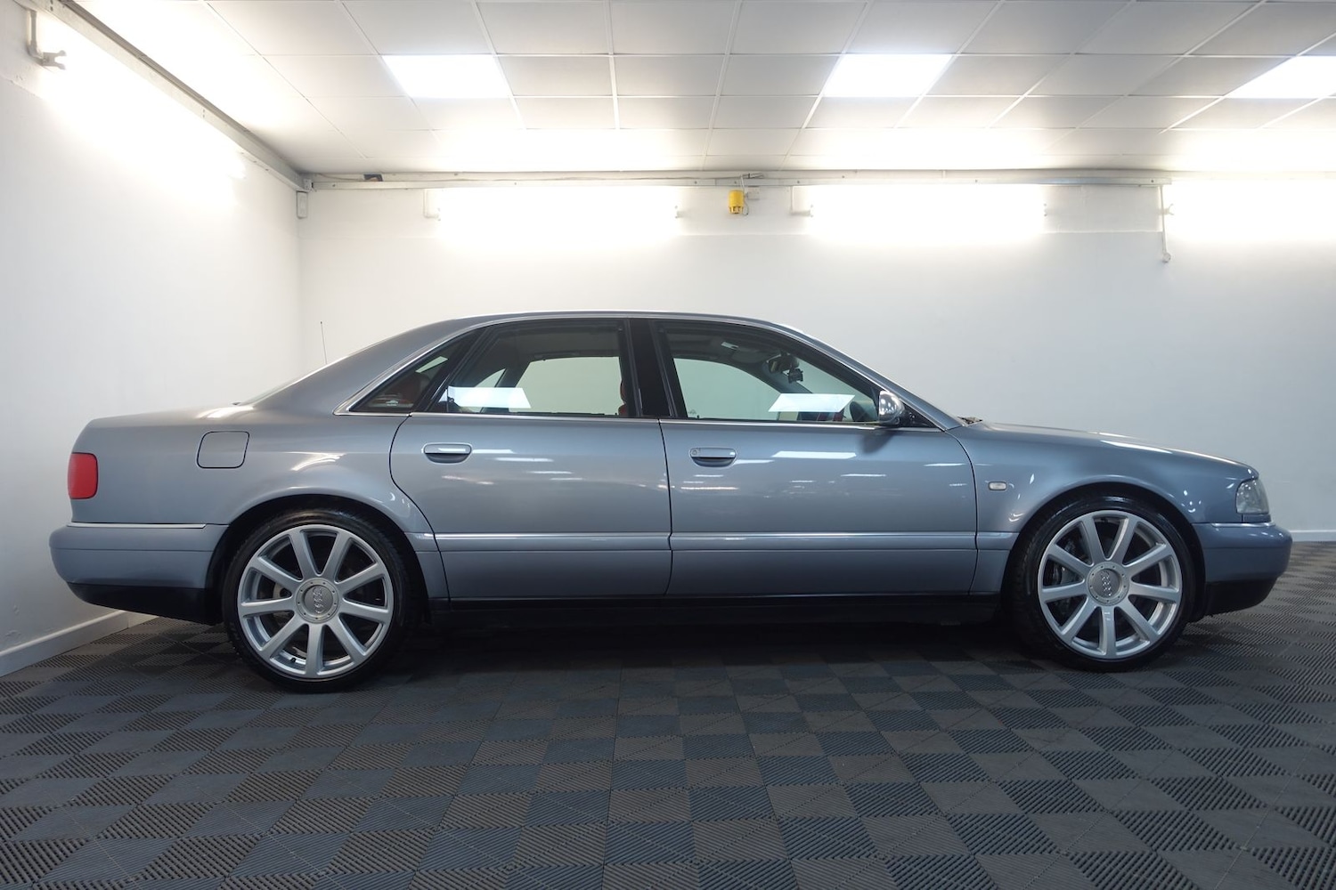 Used Audi S8 2003 for sale - 77102686: Photo 62