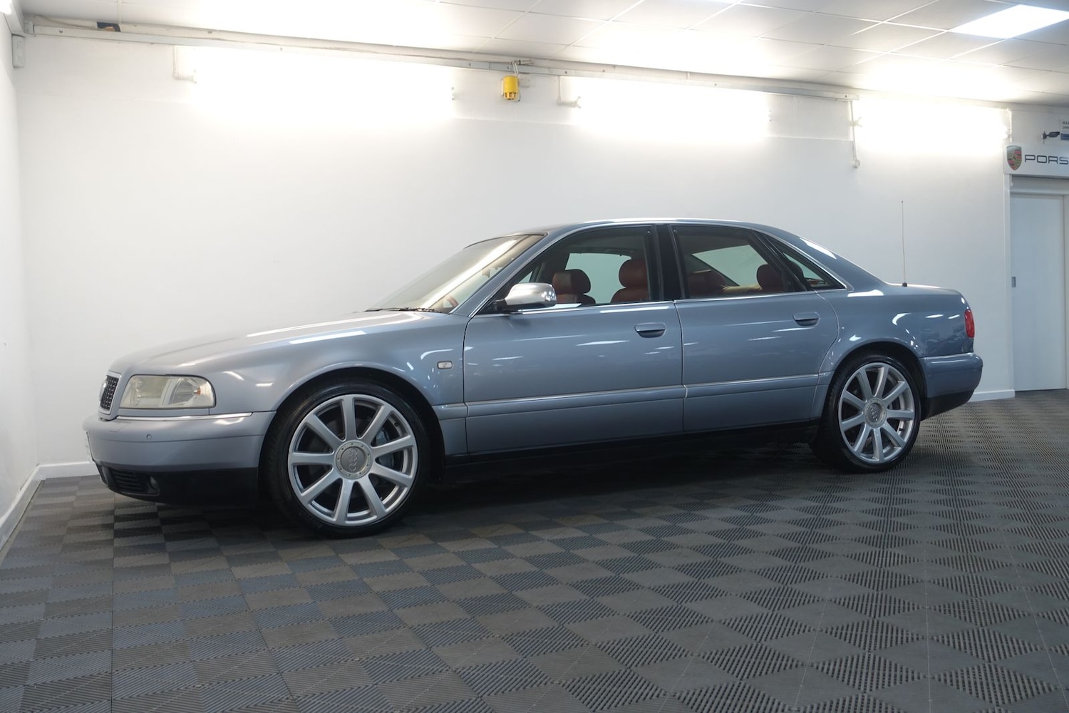 Used Audi S8 2003 for sale - 77102686: Photo 65