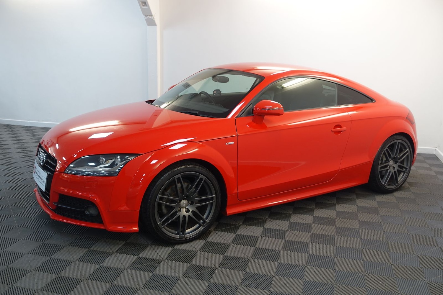 Used Audi TT 2011 for sale - 77102690: Photo 2