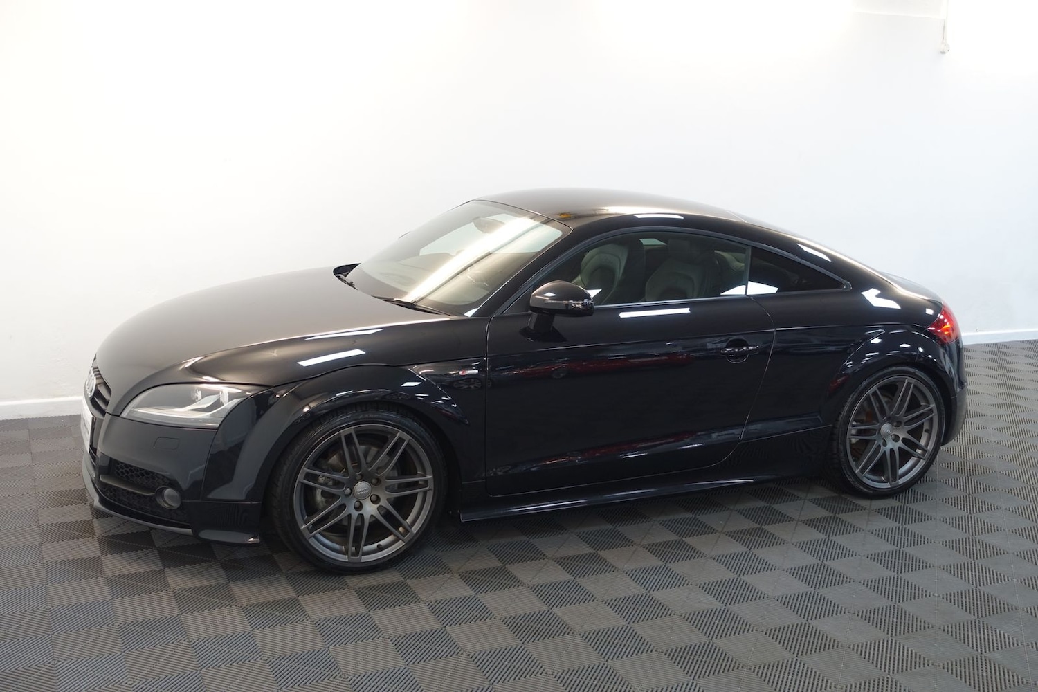 Used Audi TT 2012 for sale - 76888991: Photo 9
