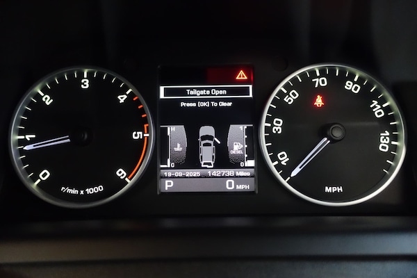 Used Land Rover Discovery 4 2011 for sale - 76232901: Photo 24