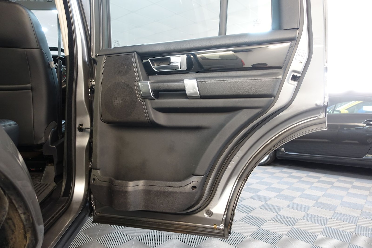 Used Land Rover Discovery 4 2011 for sale - 76232901: Photo 29