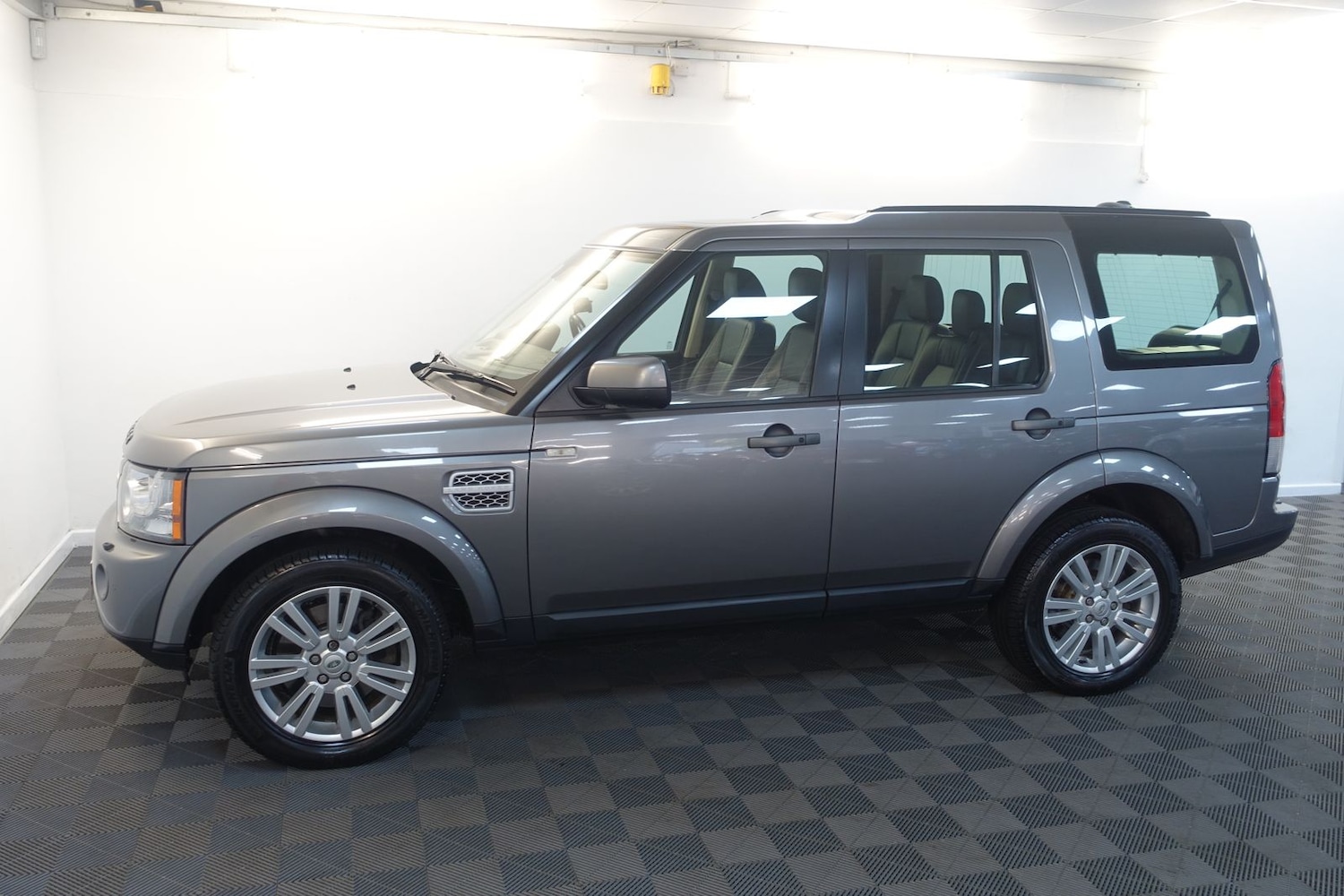 Used Land Rover Discovery 4 2011 for sale - 76232901: Photo 8