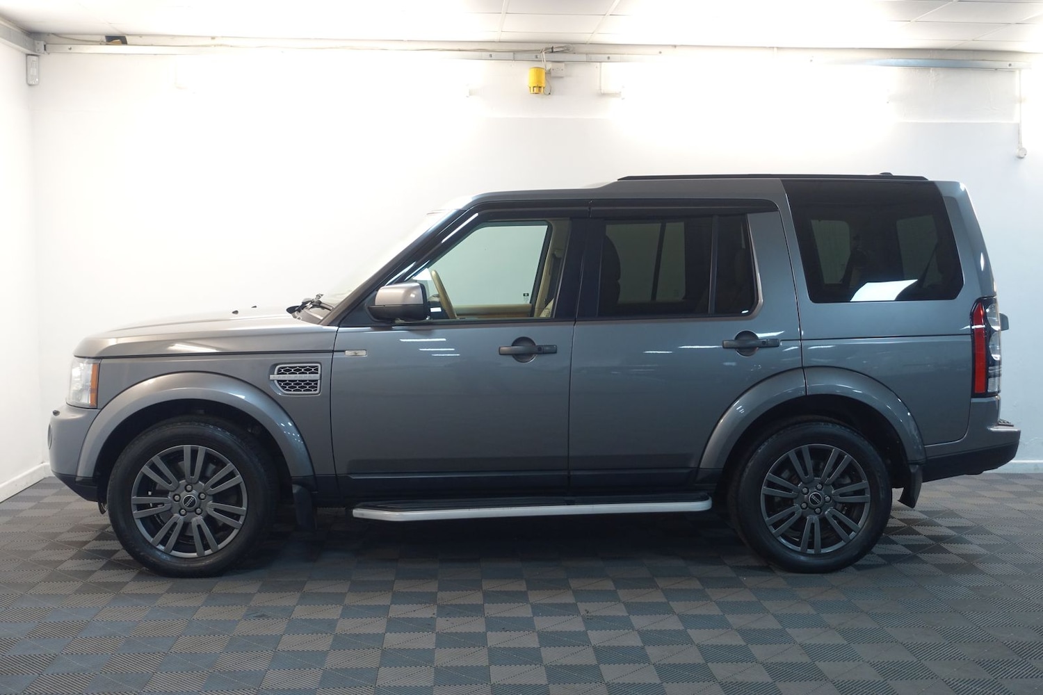Used Land Rover Discovery 2010 for sale - 77560766: Photo 74