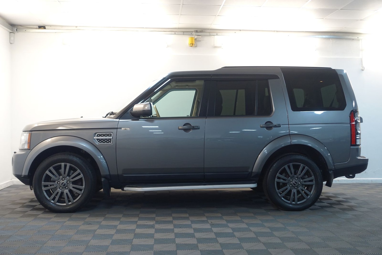 Used Land Rover Discovery 2010 for sale - 77560766: Photo 75
