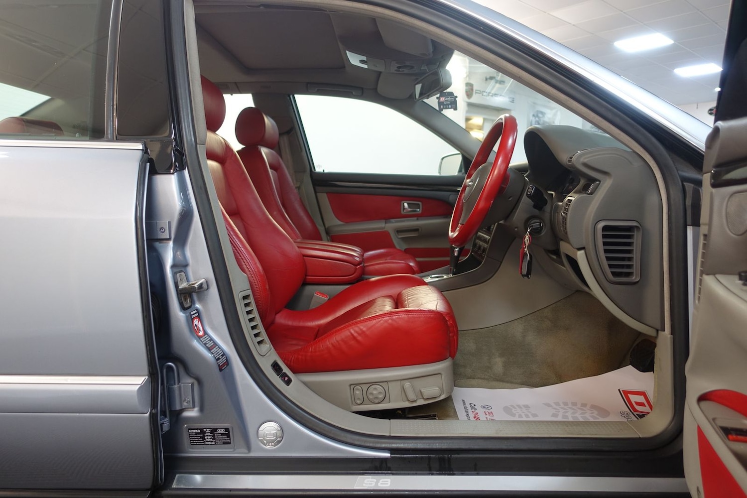 Used Audi S8 2003 for sale - 76410459: Photo 23