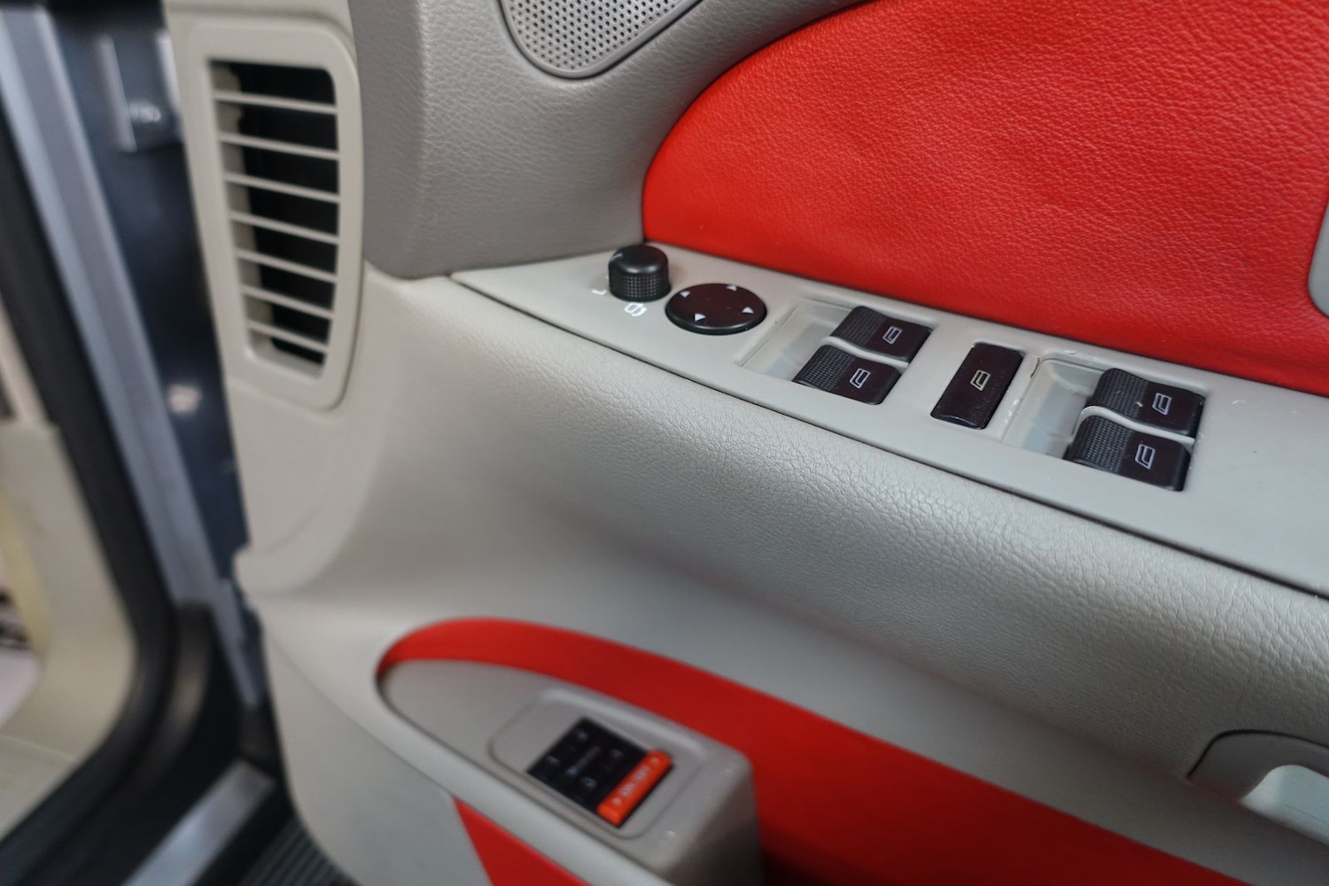 Used Audi S8 2003 for sale - 76410459: Photo 42