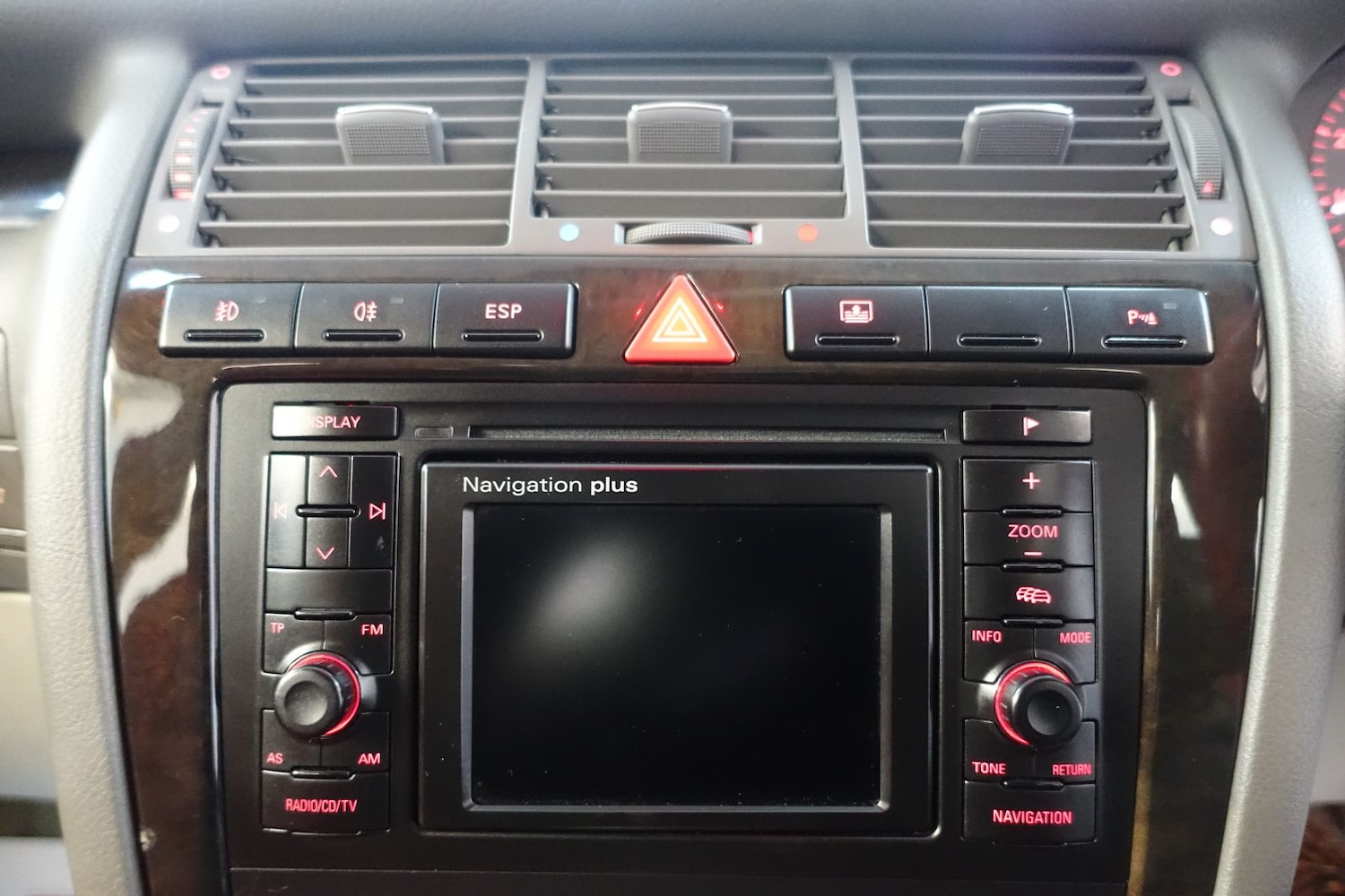 Used Audi S8 2003 for sale - 76410459: Photo 46