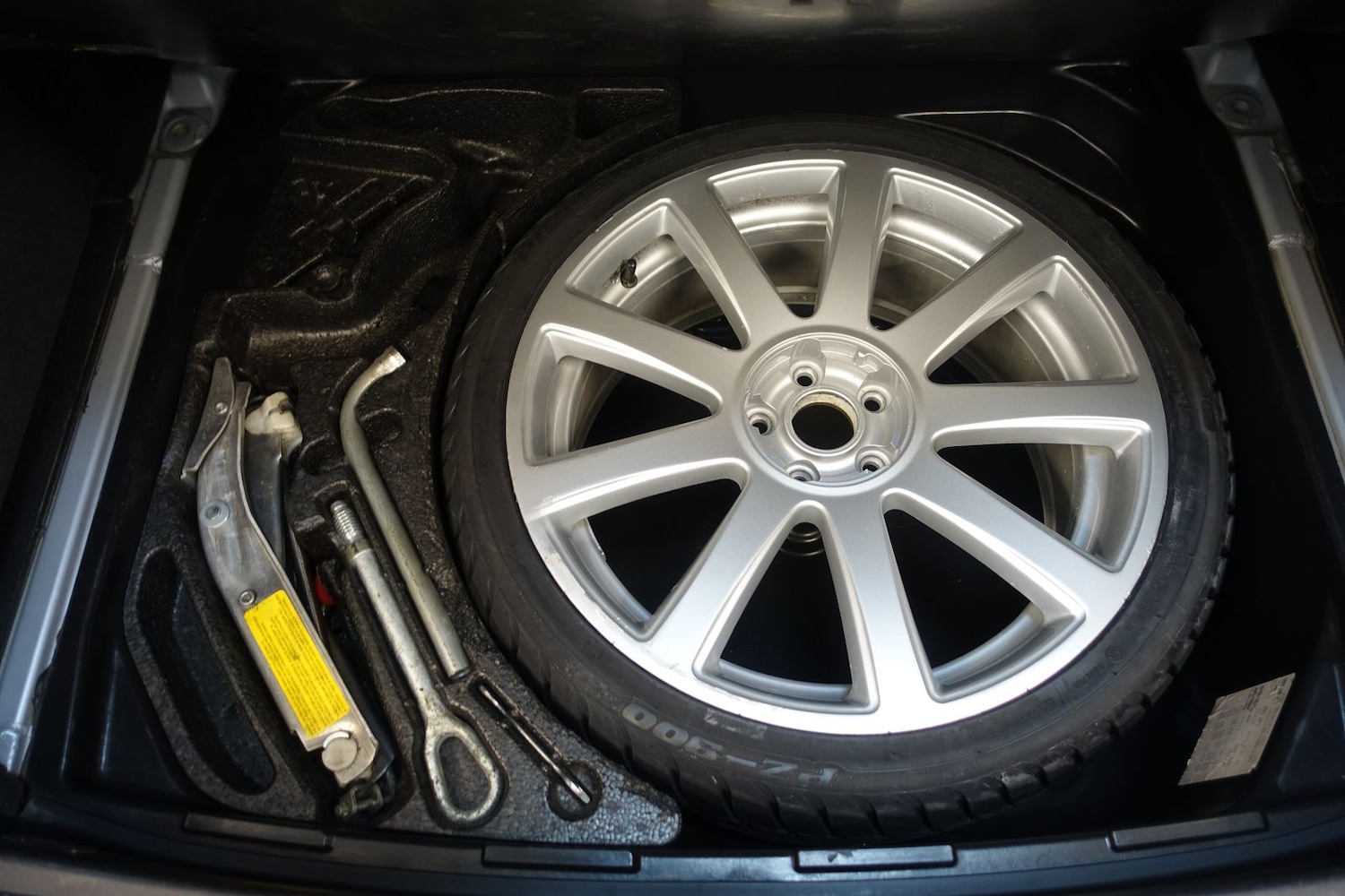 Used Audi S8 2003 for sale - 76410459: Photo 55