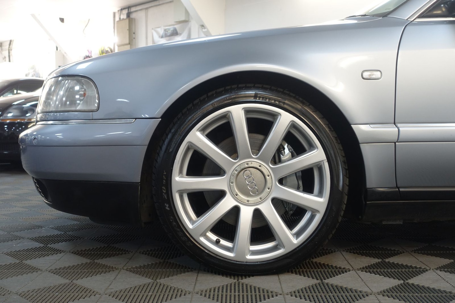 Used Audi S8 2003 for sale - 76410459: Photo 56