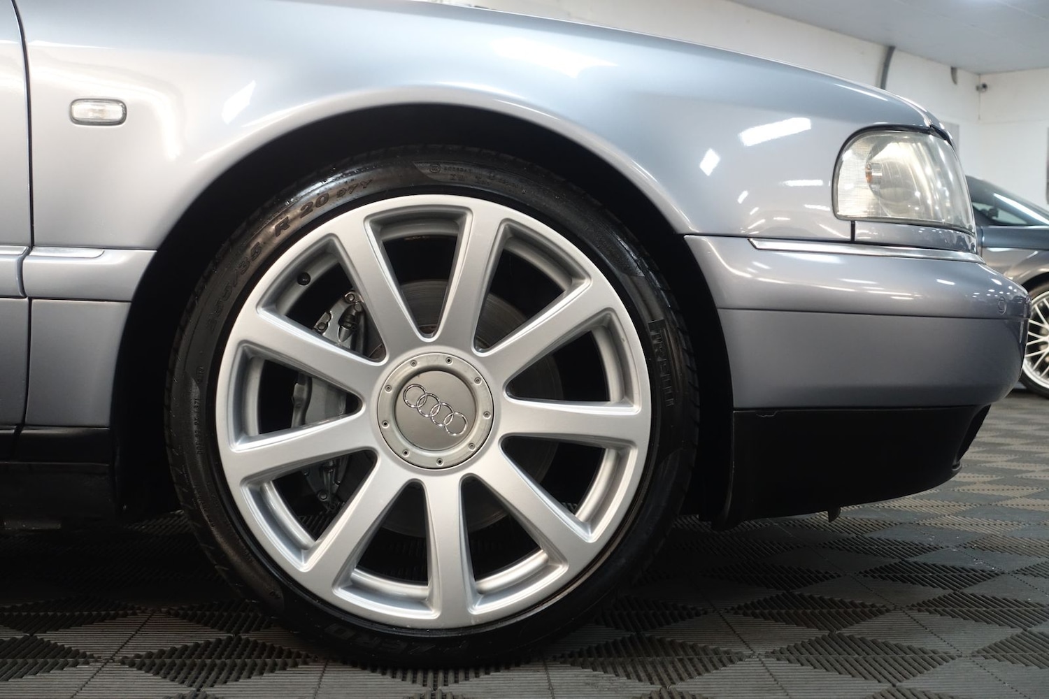 Used Audi S8 2003 for sale - 76410459: Photo 57