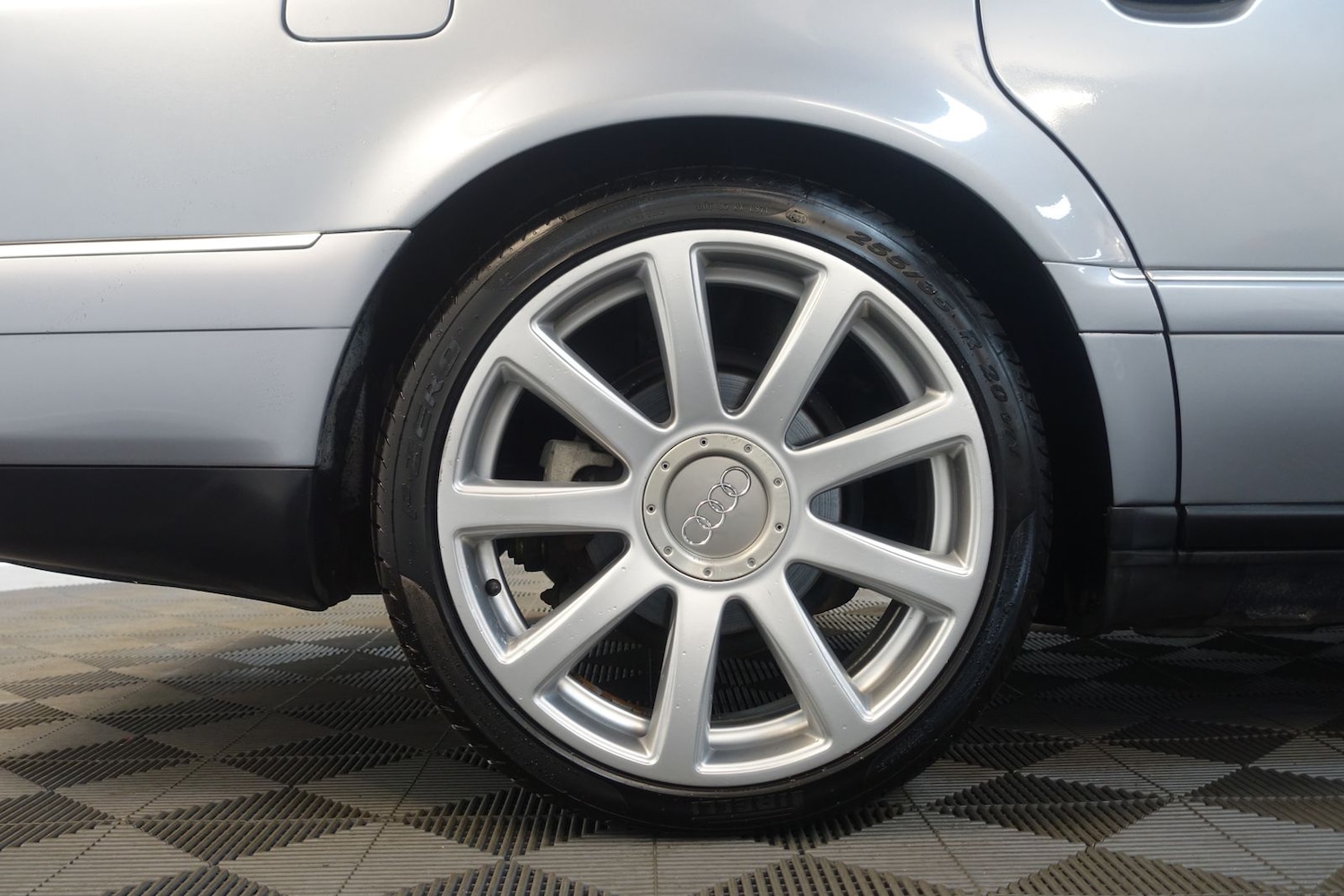 Used Audi S8 2003 for sale - 76410459: Photo 58