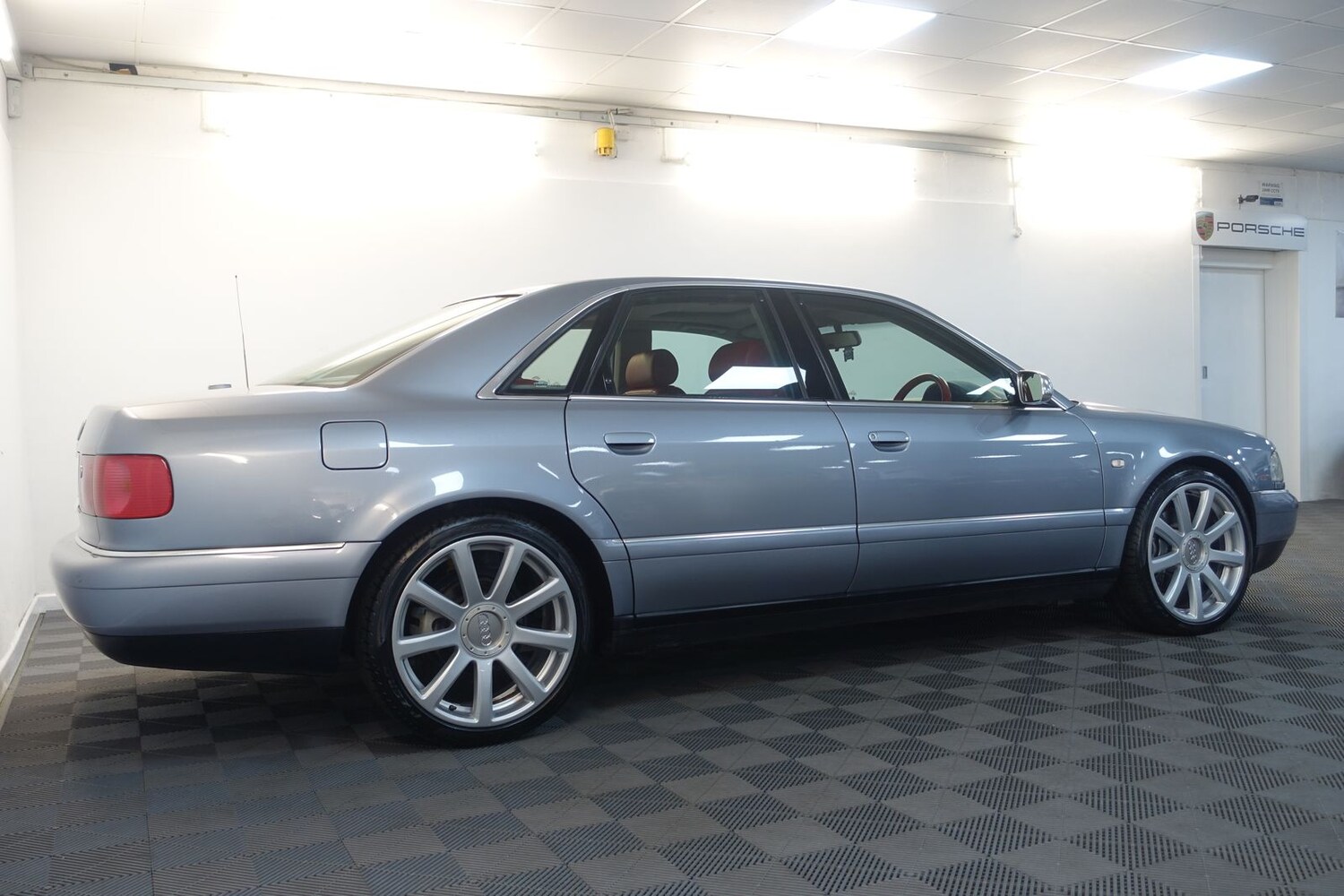 Used Audi S8 2003 for sale - 76410459: Photo 64