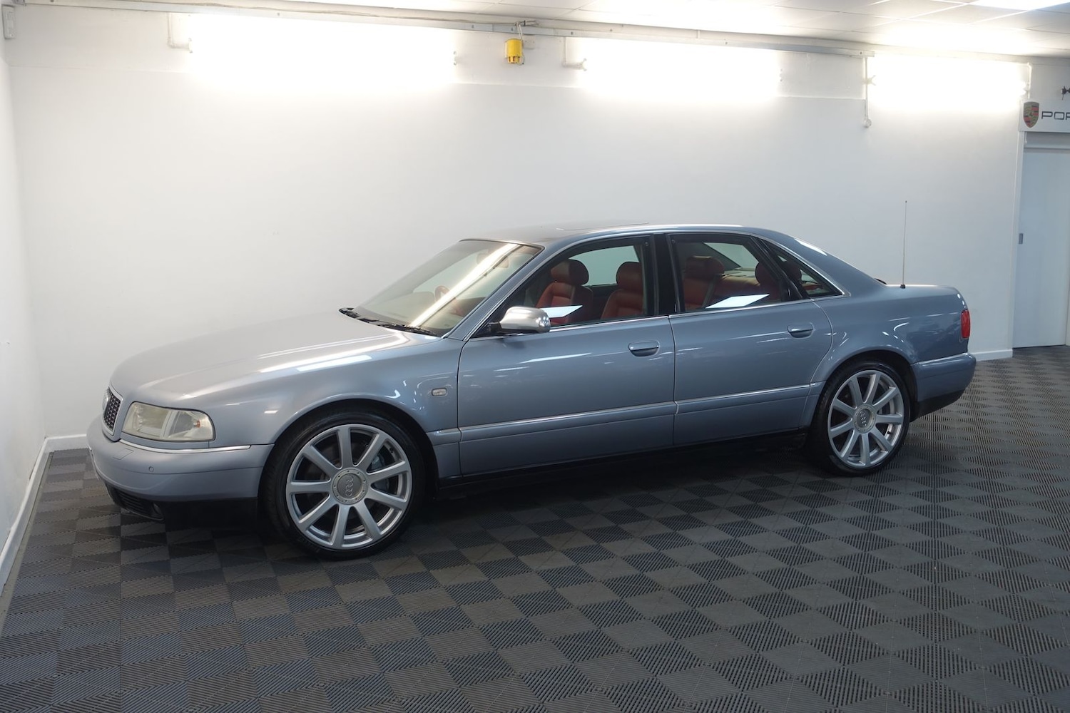 Used Audi S8 2003 for sale - 76410459: Photo 91