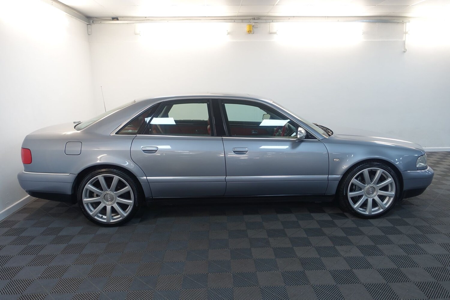 Used Audi S8 2003 for sale - 76410459: Photo 99
