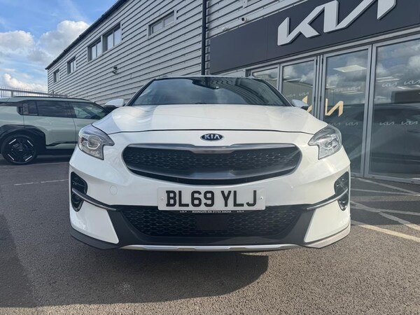 Used Kia XCeed 2020 for sale - 75638904: Photo 2