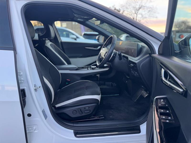 Used Kia EV6 2024 for sale - 76703153: Photo 18